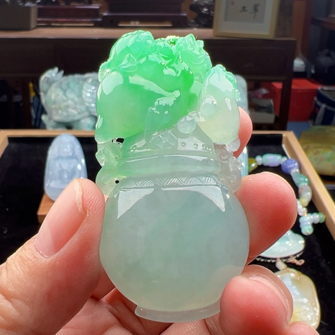 颈饰未镶嵌翡翠幸**哥天然缅甸翡翠吊坠
