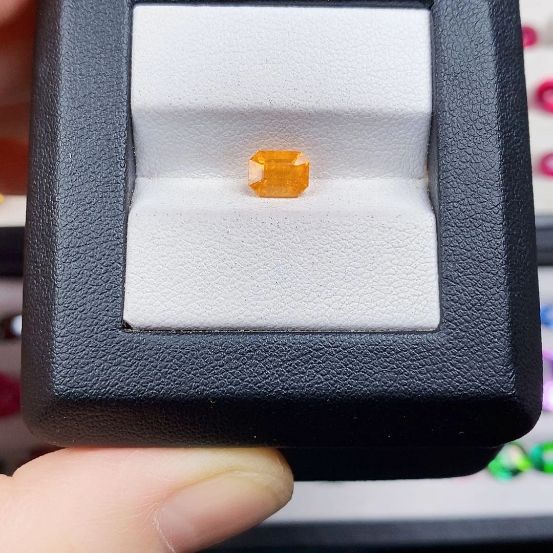 石榴石（芬达石）裸石未镶嵌1.72c t