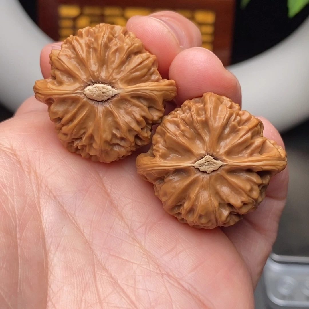 文玩核桃把件?*宫灯35