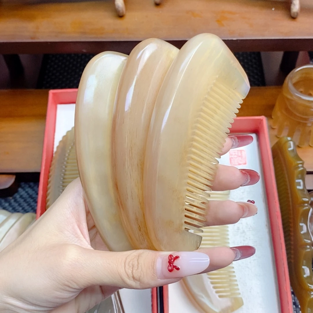 纯手工制作纯牛角梳子
