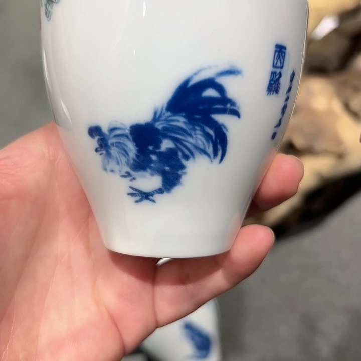 摆件景德镇高温瓷器鸡握手杯