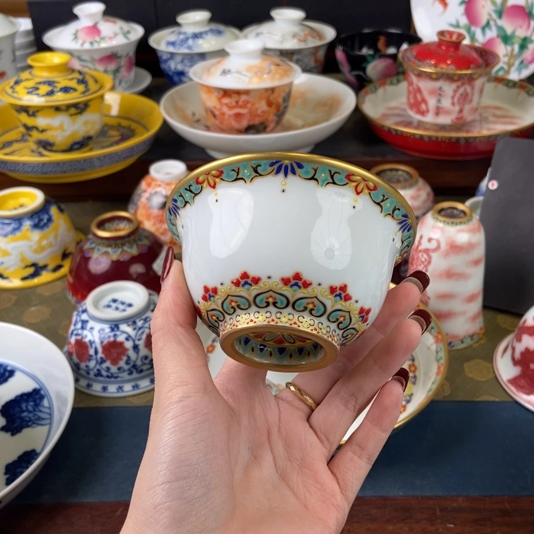 陶瓷艺术家的作品是一