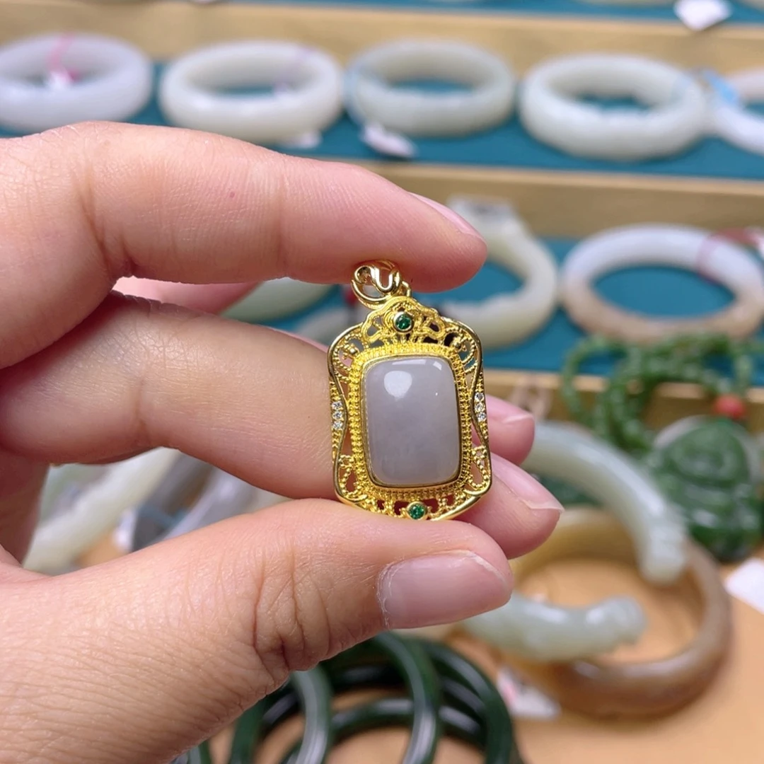 和田玉未镶嵌吊坠(不含链)