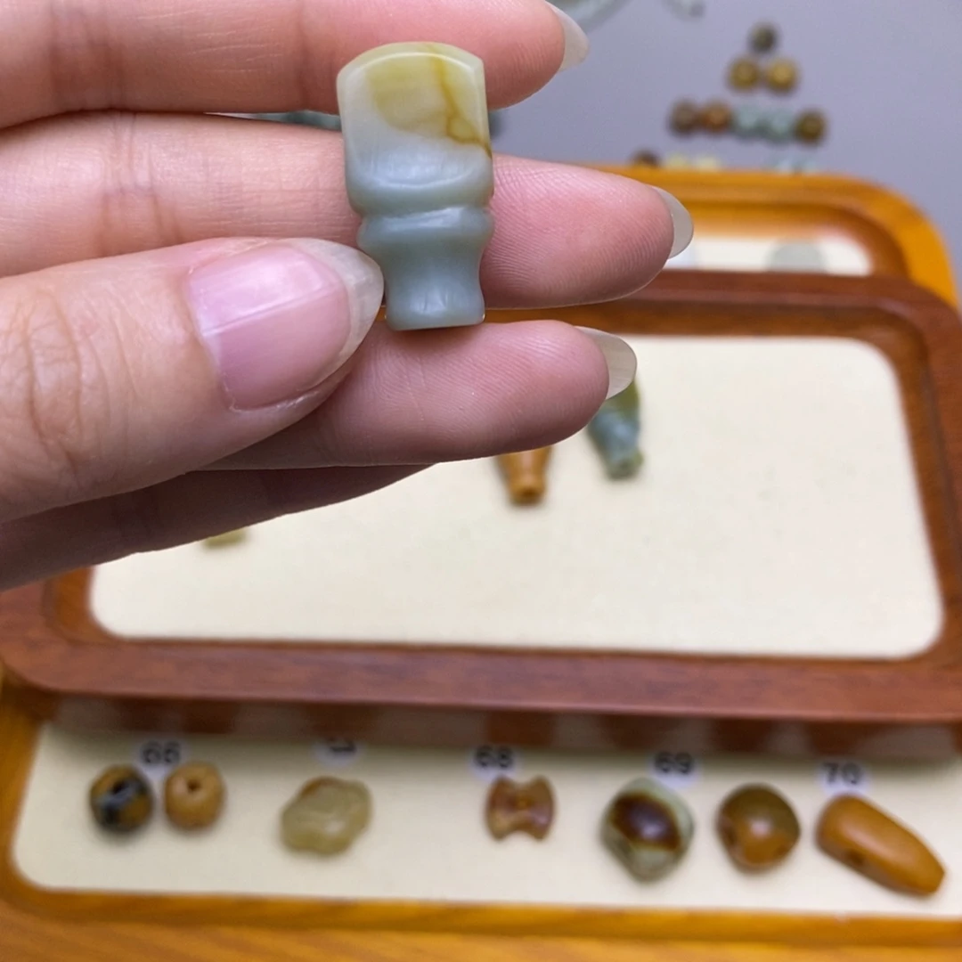 谭****蛇纹石玉未镶嵌配饰