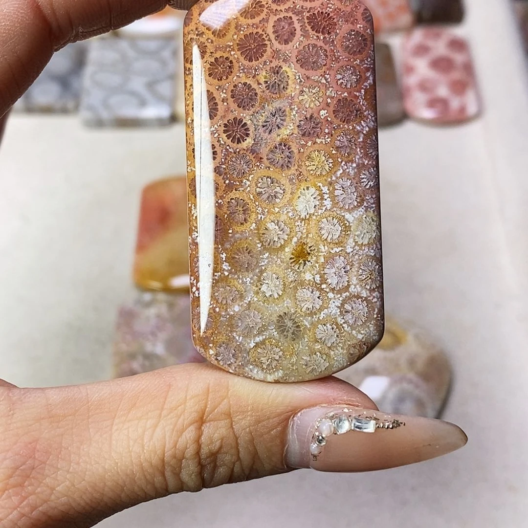 查罗石合金颈饰森**烛