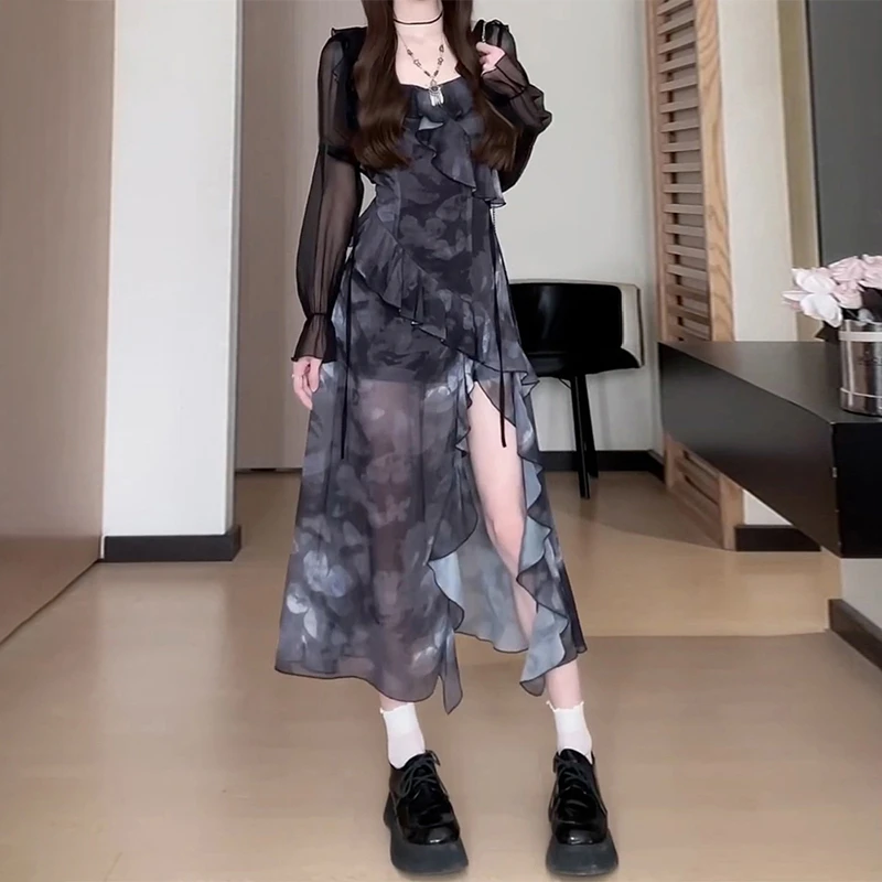 开春气质穿搭黑色碎花吊带连衣裙子女夏季法式不规则开叉长裙套装