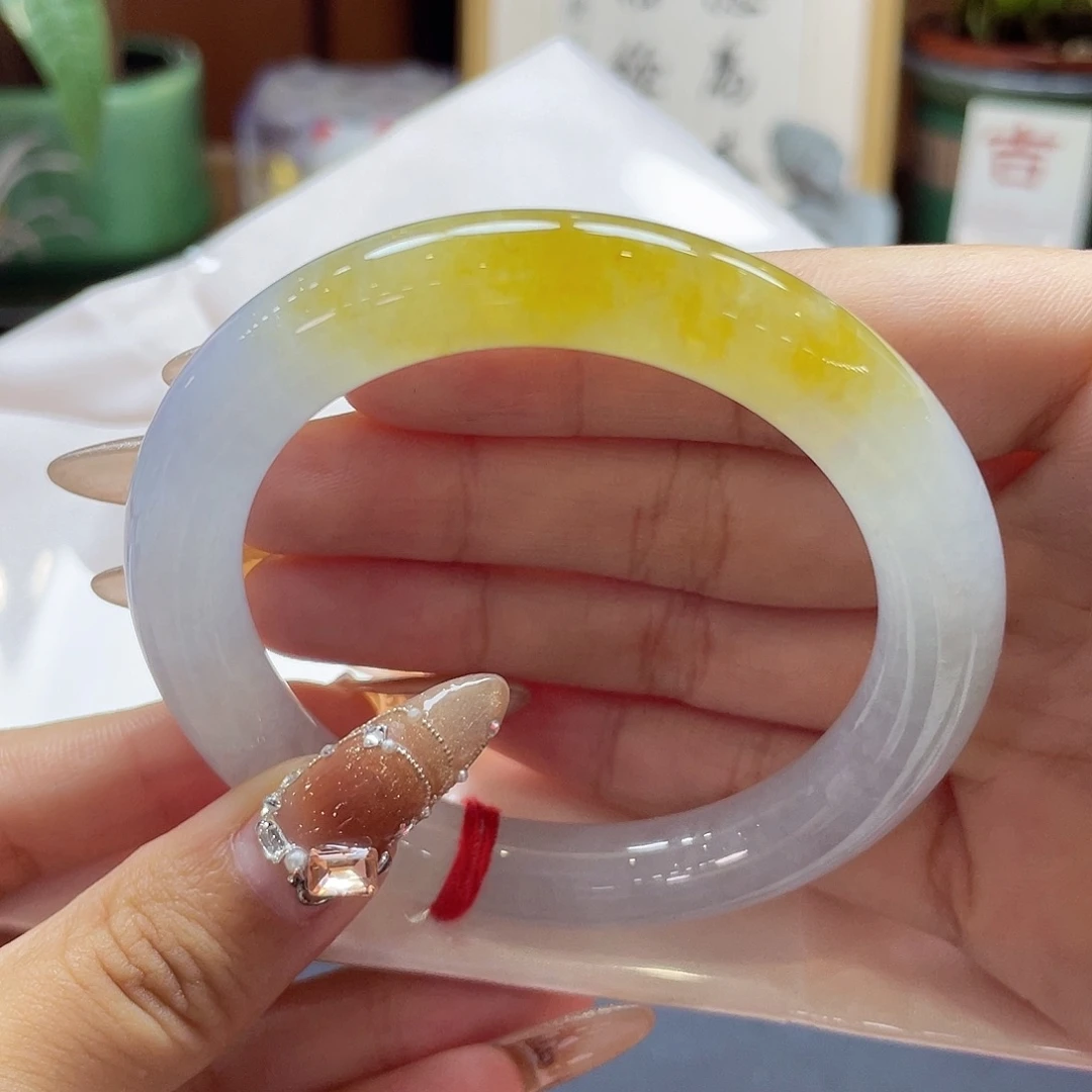 翡翠未镶嵌手镯39号中万的品质