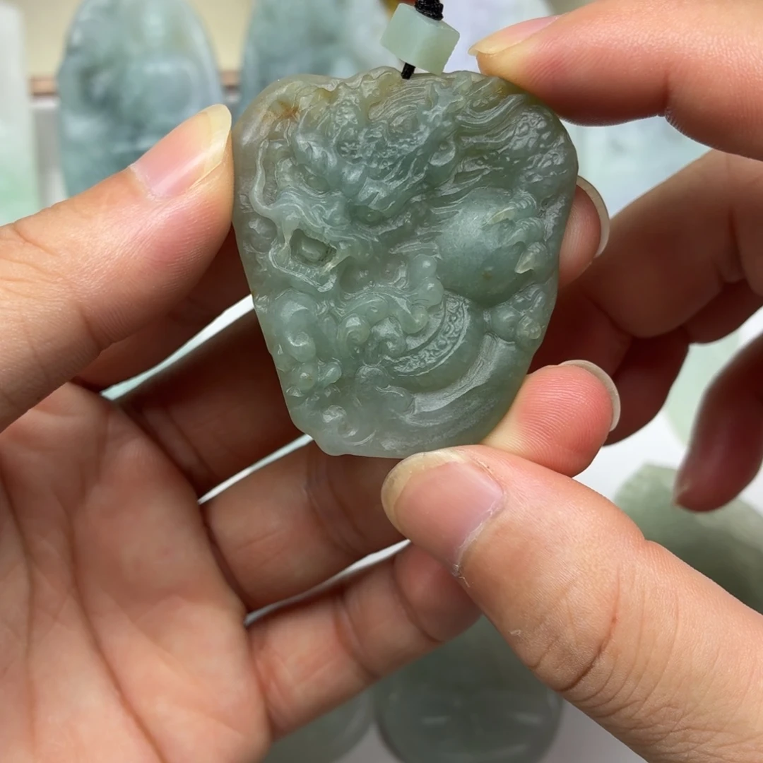 未镶嵌定制翡翠龙牌
