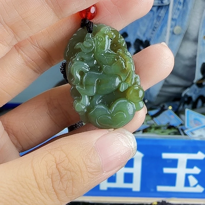 和田玉未镶嵌颈饰