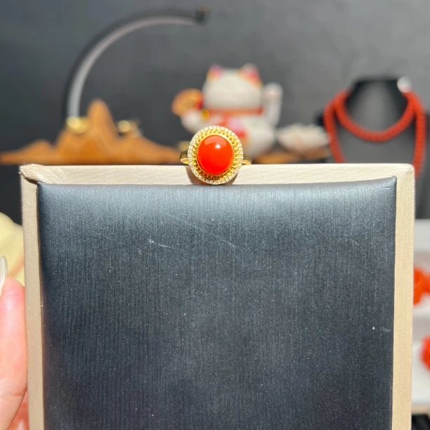 精品南红原矿河湾冰红戒指18k金镶嵌2.6克，内径17.5，圈号16