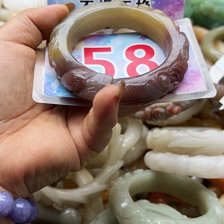 未镶嵌手镯石英岩玉
