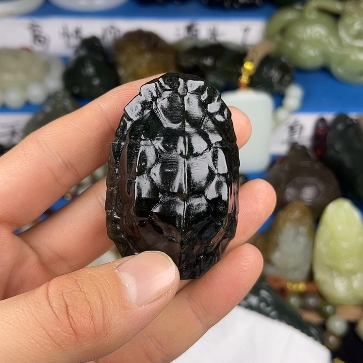 和田玉未镶嵌颈饰新疆和田玉黑青龟甲