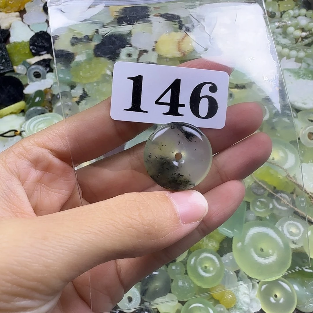 蛇纹石玉未镶嵌岫玉吊坠