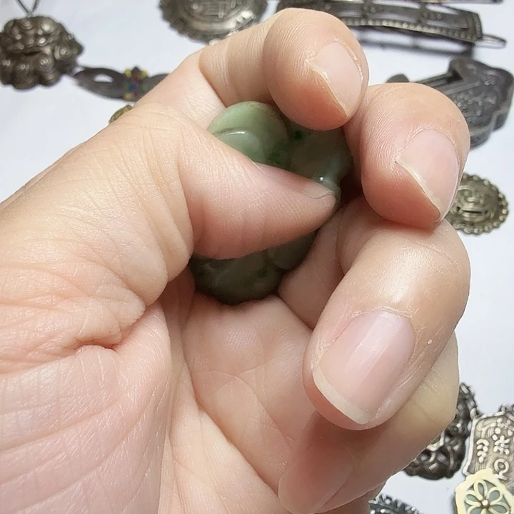 欣***雨纯铜锆石合金老银饰品