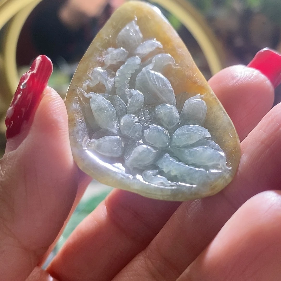 【闪购商品】翡翠颈饰未镶嵌花