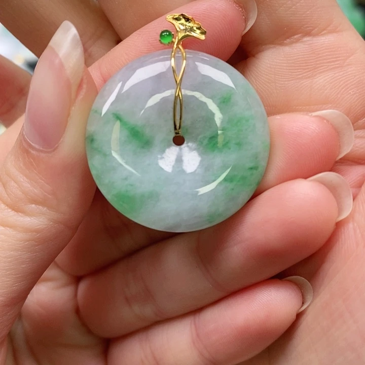 翡翠颈饰未镶嵌吊坠