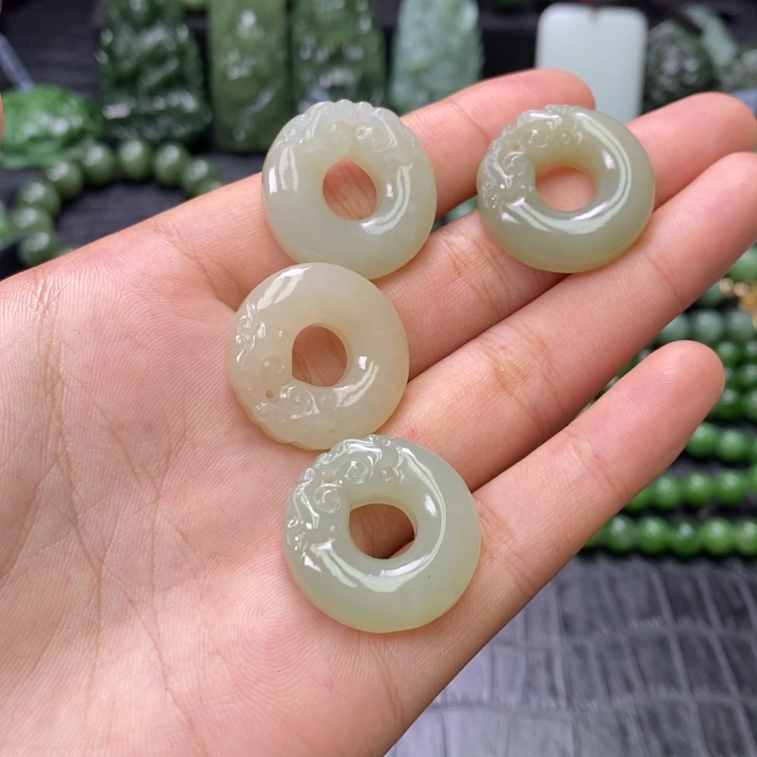 和田玉未镶嵌珠宝奇石