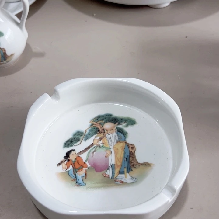 瓷片陶瓷制品寿星烟灰缸大
