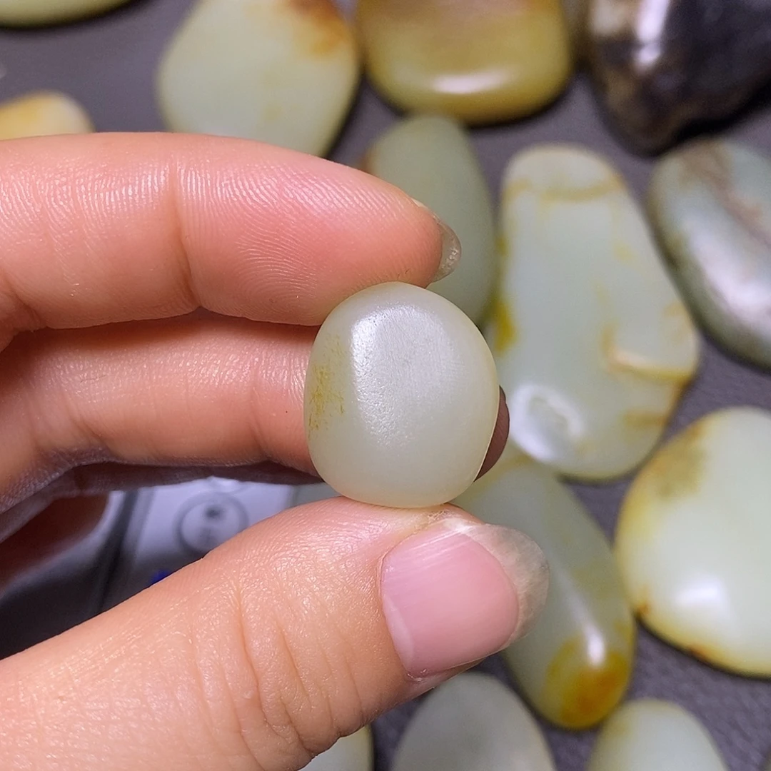未镶嵌和田玉（糖玉）挂件