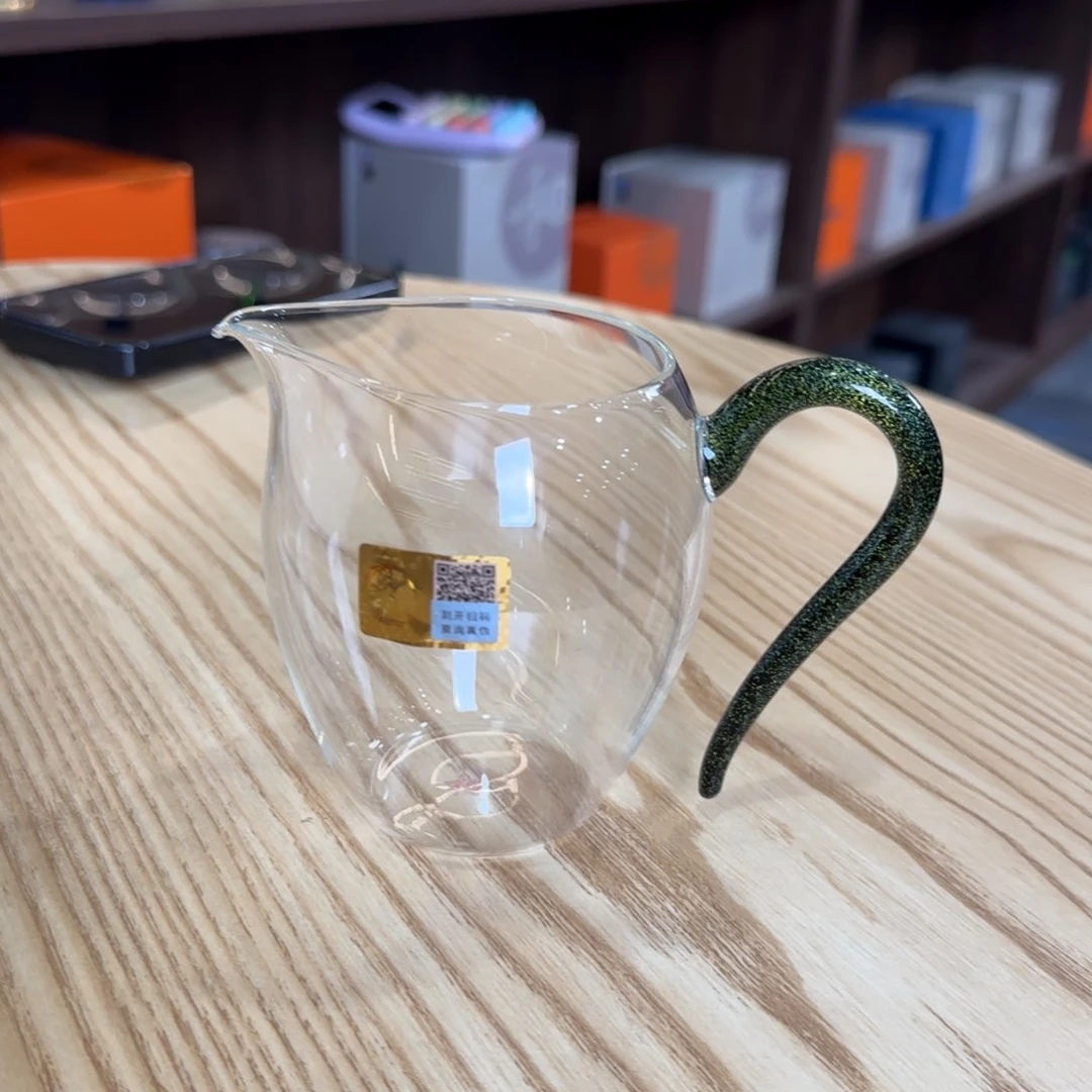 漠*禾器怡然黑金色。。。。