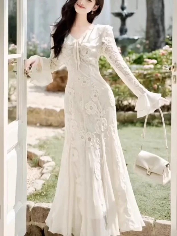 秋季高端法式温柔风蕾丝刺绣鱼尾长裙女V领设计感长袖礼服连衣裙