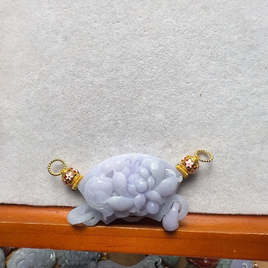 翡翠未镶嵌吊坠(赠链)