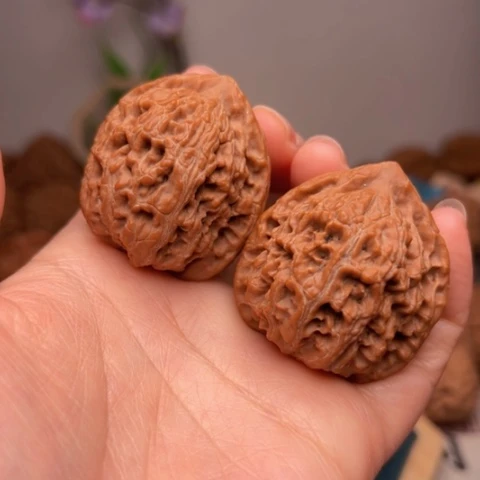 吊坠文玩核桃有黄水龙纹