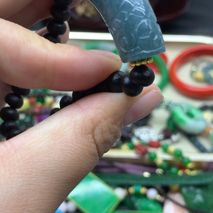 翡翠未镶嵌颈饰吊坠
