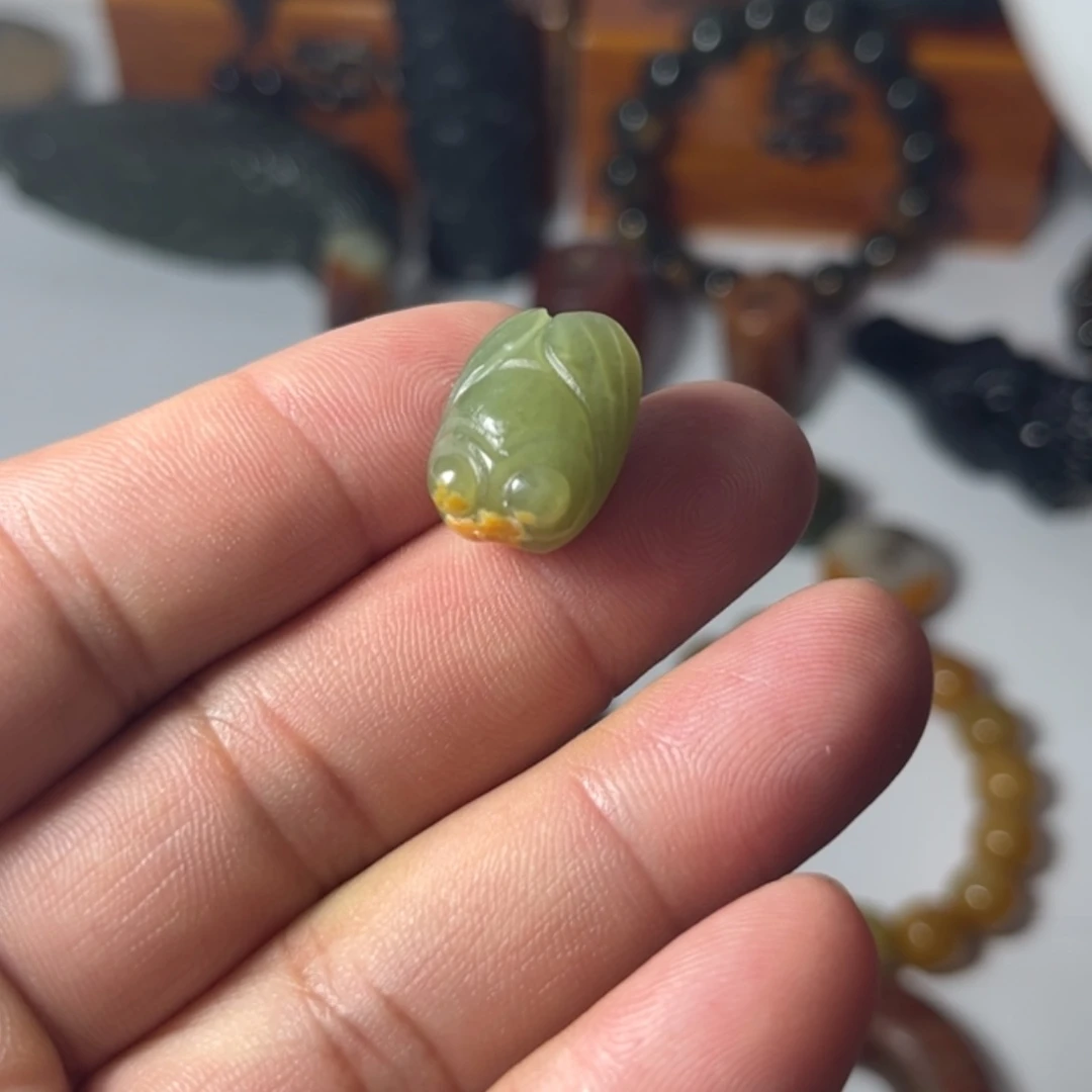 【闪购商品】未镶嵌透闪石质玉挂件刘*顺