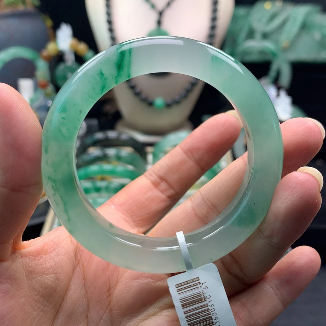 未镶嵌手镯石英质玉