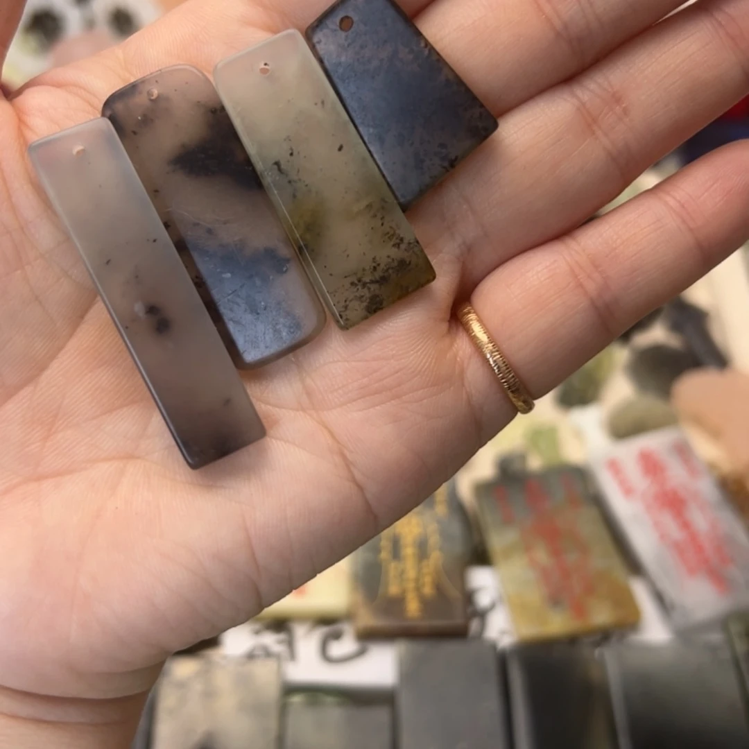 蛇纹石玉颈饰合金可*