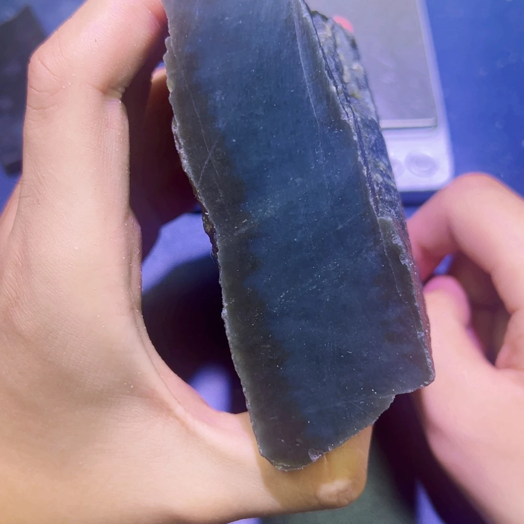 未镶嵌和田玉（糖玉）珠宝半成品