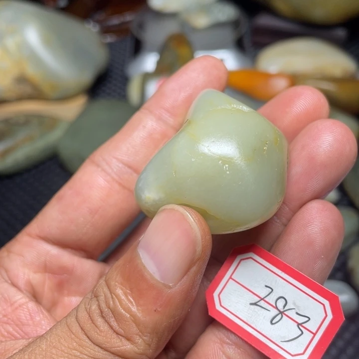颈饰未镶嵌和田玉人**行283
