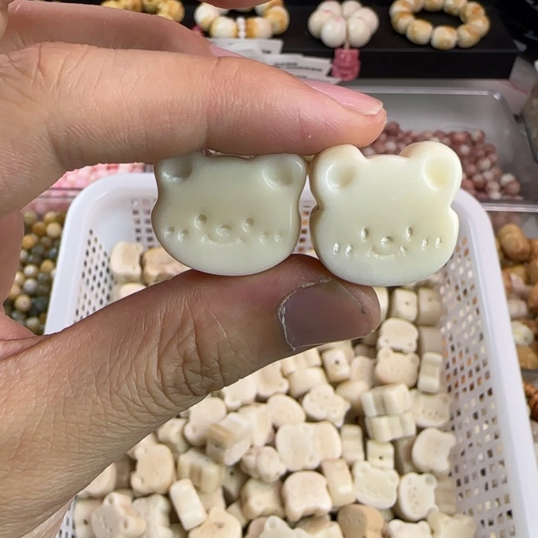 菩提根/象牙果吊坠瑕疵白色熊头饼3颗