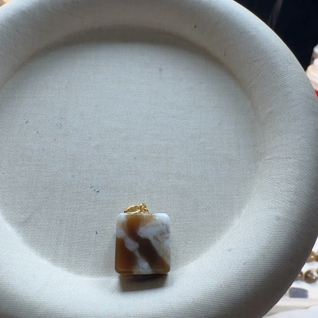 八***三和田玉（糖玉）未镶嵌戒指不退换