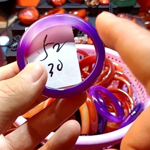 玛瑙/玉髓手镯未镶嵌