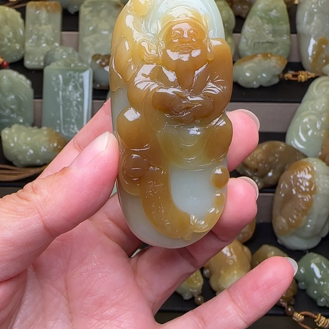 土***儿和田玉未镶嵌颈饰