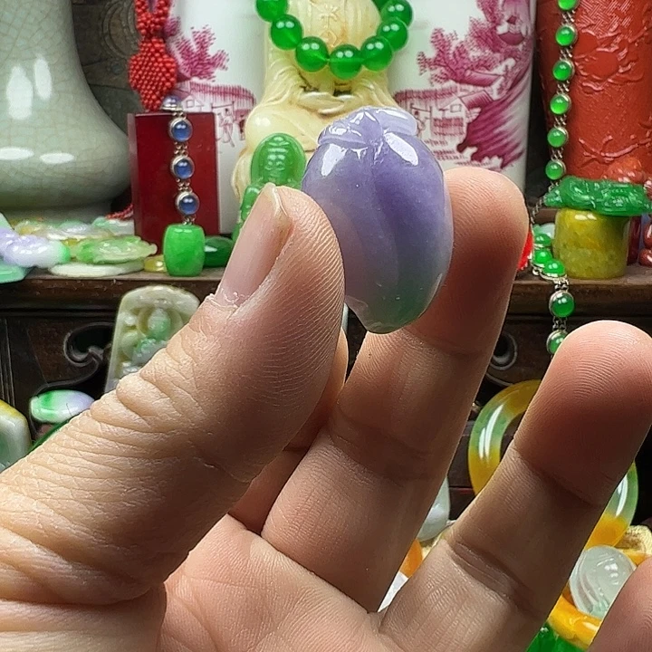 翡翠未镶嵌颈饰七天无理由