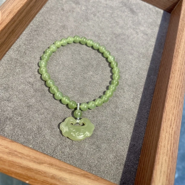 0307和田玉晴水单圈如意锁手链