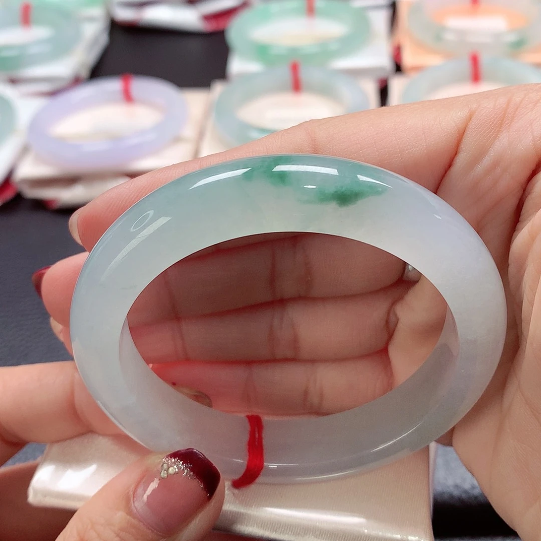 翡翠手镯未镶嵌天然A货翡翠