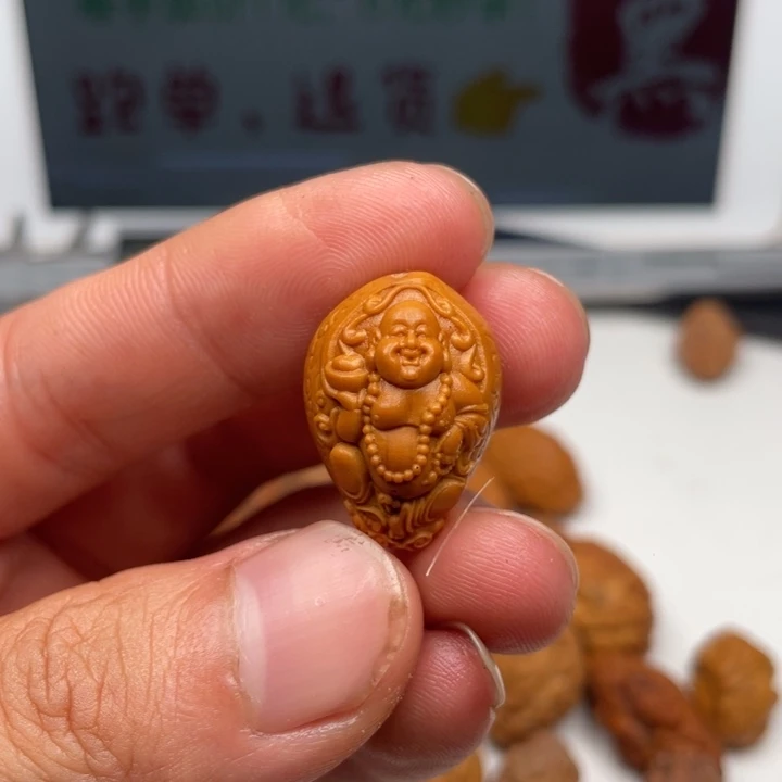 橄榄核吊坠橄榄核雕刻单子。