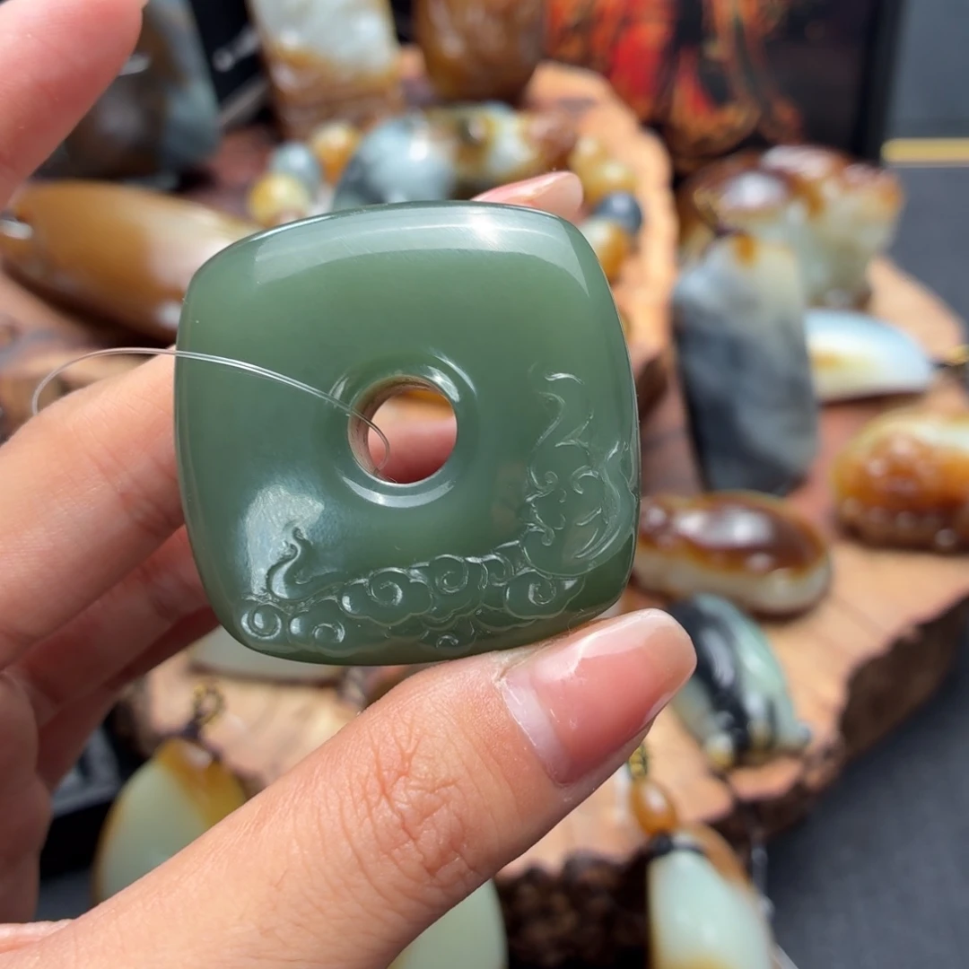 和田玉未镶嵌颈饰