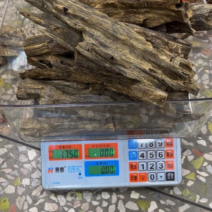 扬***受沉香碎屑沉香绿棋1750 克