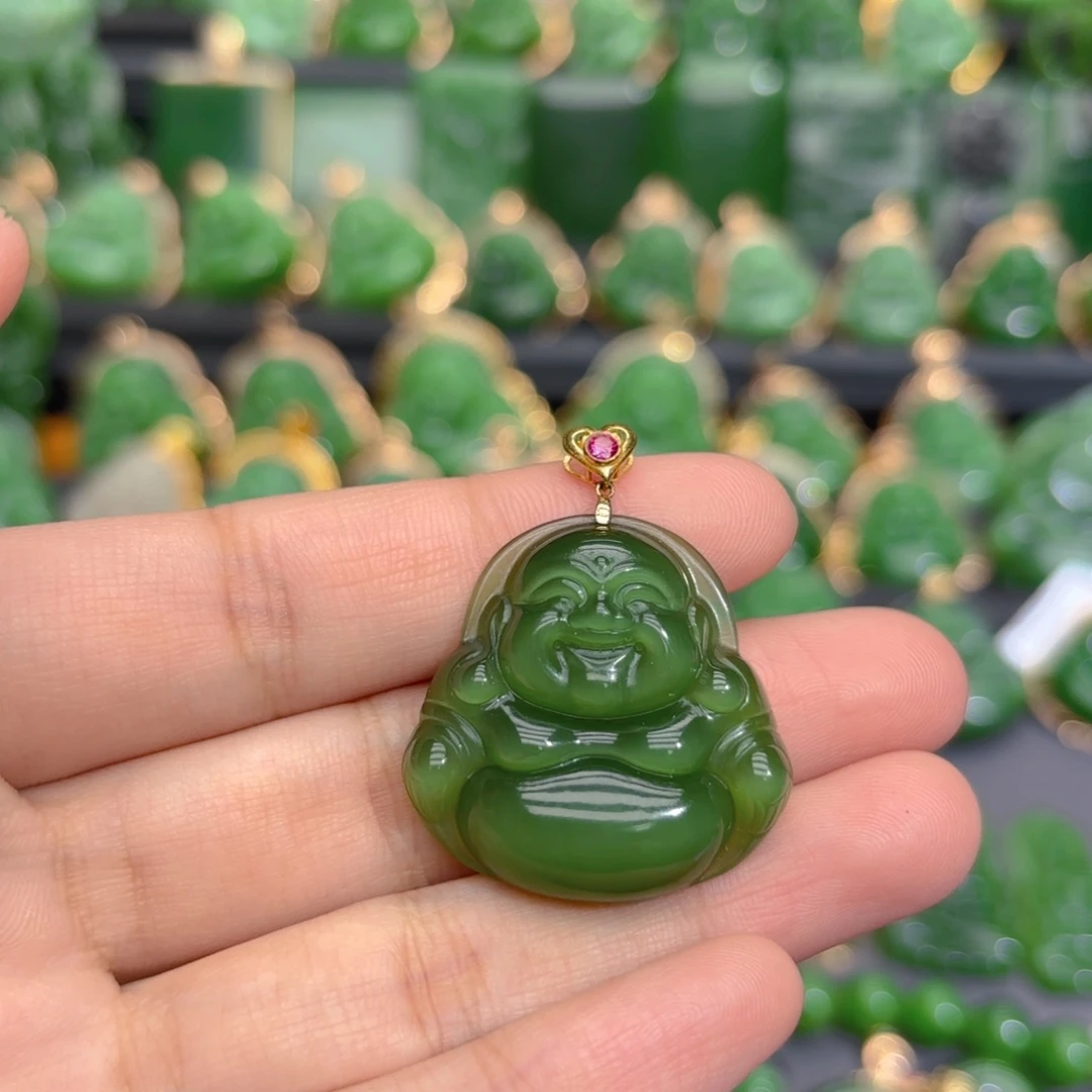 颈饰18K金镶嵌和田玉（碧玉）