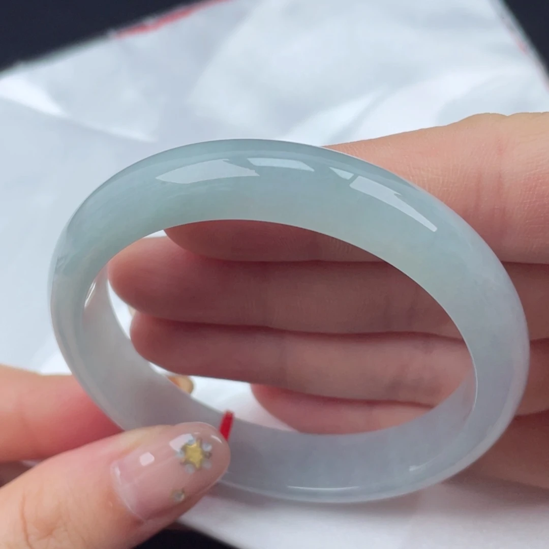 翡翠手镯未镶嵌56圈口