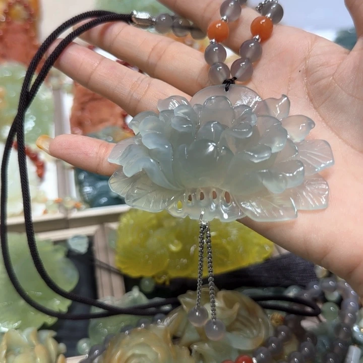 未镶嵌蛇纹石玉吊坠善*阁