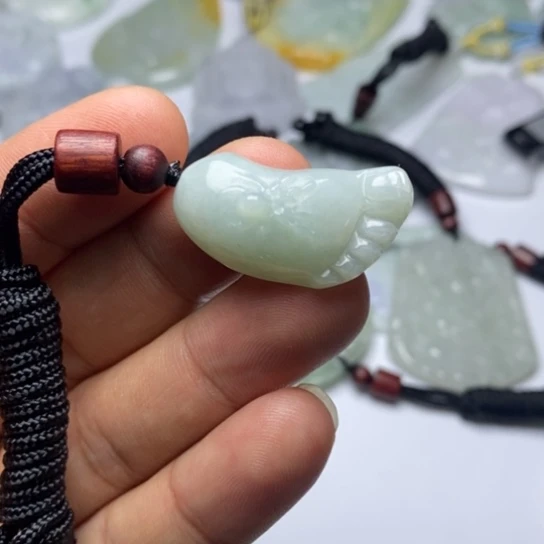 翡翠未镶嵌颈饰翡翠