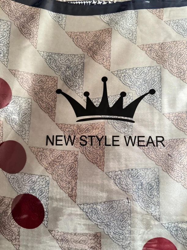 901线条波点方巾时尚百搭