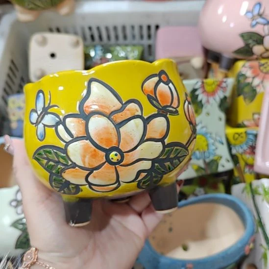 当场凑满15发货，不凑不发，花盆盆口不方不圆有针孔黑点矿点是正常