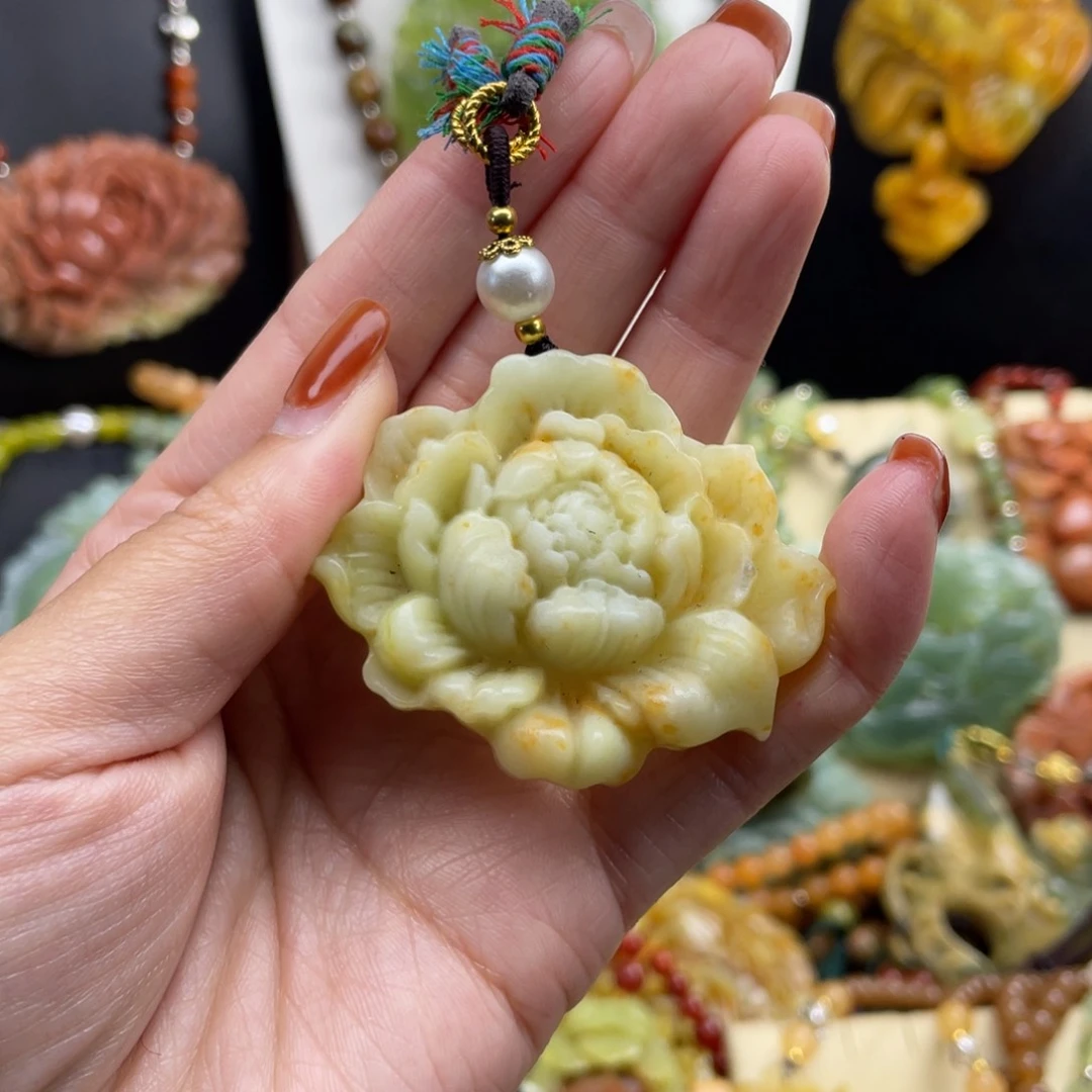未镶嵌蛇纹石玉颈饰